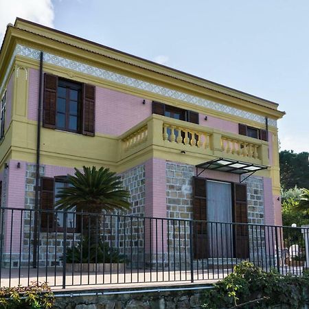 Villa Santa Lucia 切法卢 外观 照片