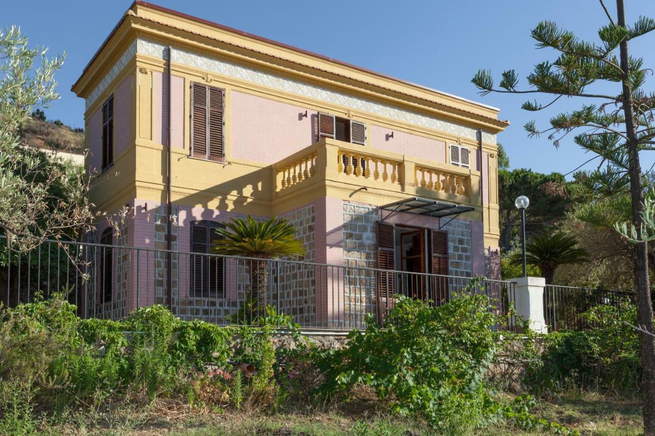 Villa Santa Lucia 切法卢 外观 照片