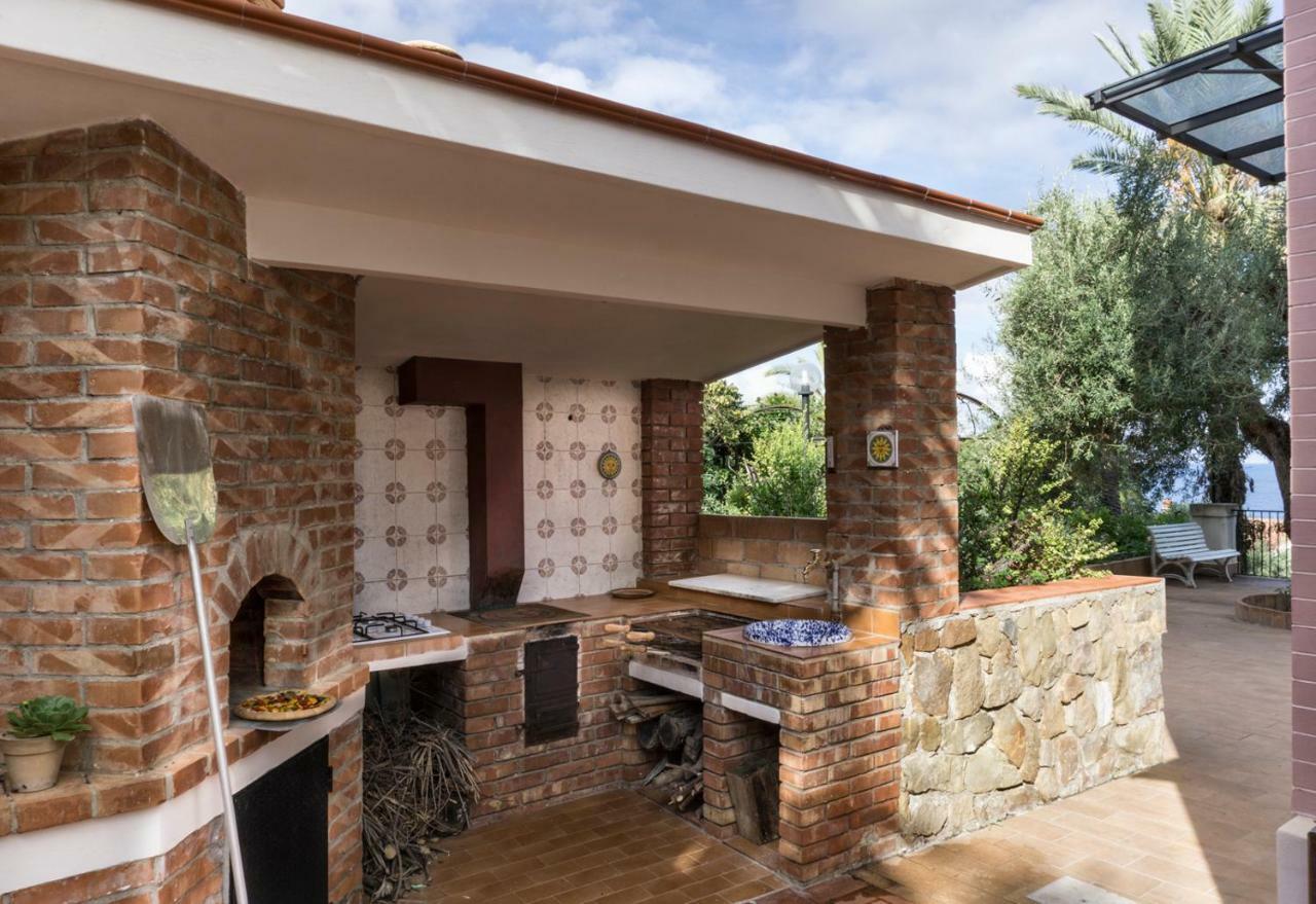 Villa Santa Lucia 切法卢 外观 照片