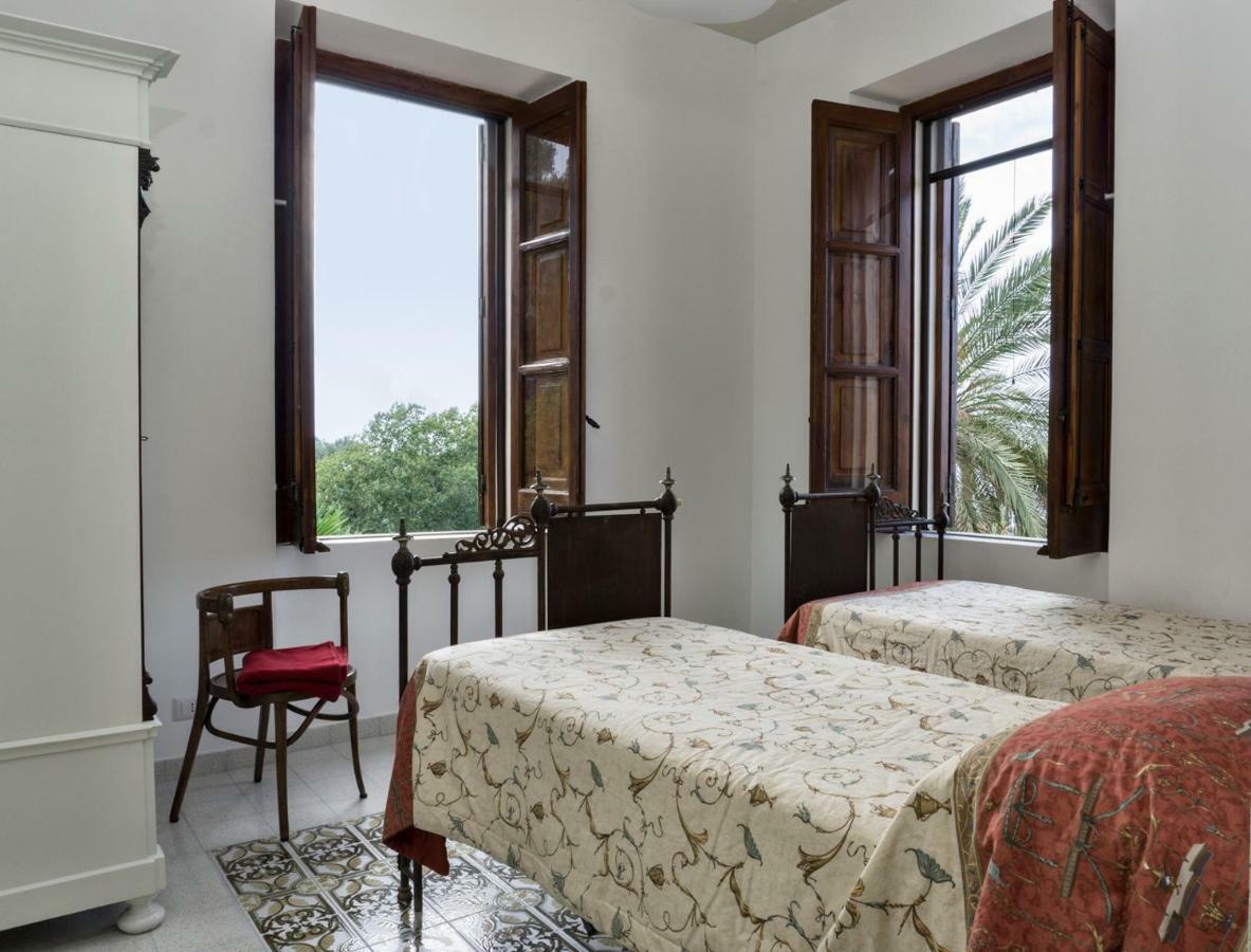 Villa Santa Lucia 切法卢 外观 照片